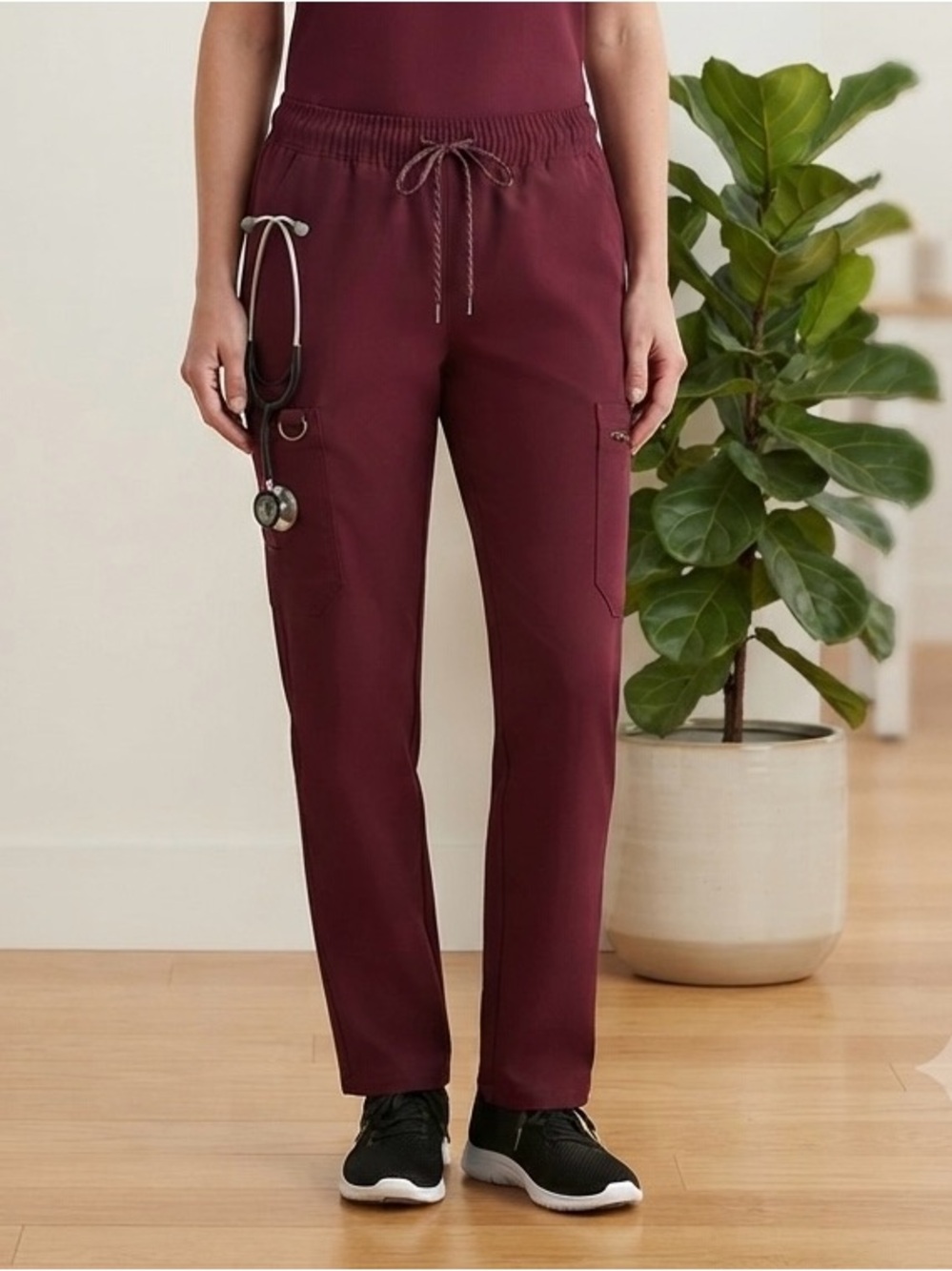 Jaanuu • Women’s 7-Pocket Cargo Medical Scrub Pant Size Medium